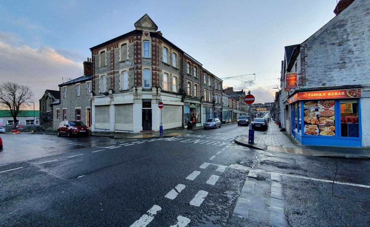בארי F3 2 Bedroomed Town House - Free Parking - Super 150 Mbps Wifi Near Gavin N Stacey Film House - 1 Free Dog Allowed מראה חיצוני תמונה