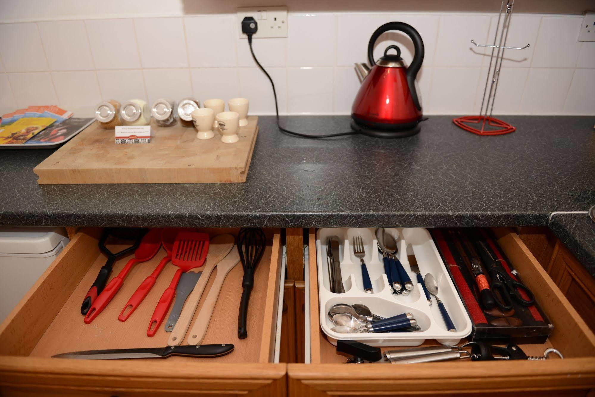 בארי F3 2 Bedroomed Town House - Free Parking - Super 150 Mbps Wifi Near Gavin N Stacey Film House - 1 Free Dog Allowed מראה חיצוני תמונה
