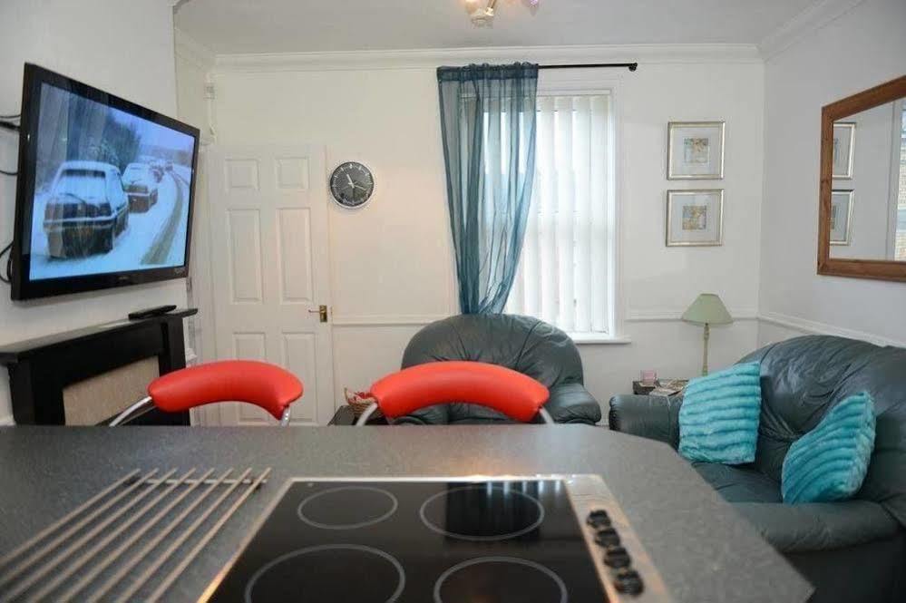 בארי F3 2 Bedroomed Town House - Free Parking - Super 150 Mbps Wifi Near Gavin N Stacey Film House - 1 Free Dog Allowed מראה חיצוני תמונה