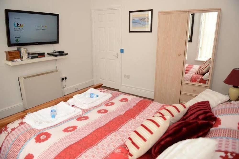 בארי F3 2 Bedroomed Town House - Free Parking - Super 150 Mbps Wifi Near Gavin N Stacey Film House - 1 Free Dog Allowed מראה חיצוני תמונה